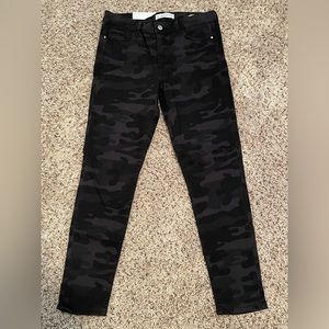 Social Standard by Sanctuary Camo